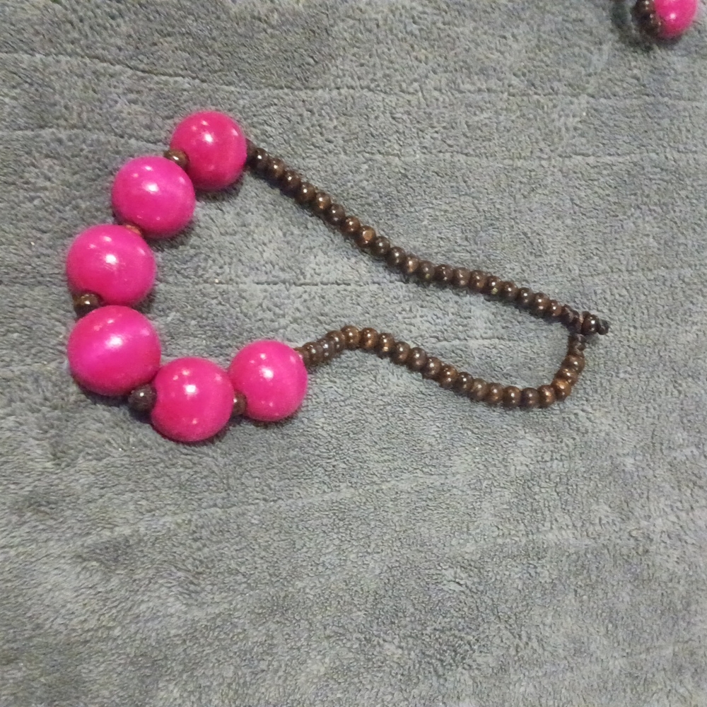 Necklaces - Picture 4 of 4